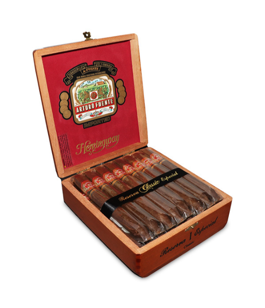 Arturo Fuente Hemingway Classic Cigar - Image 3